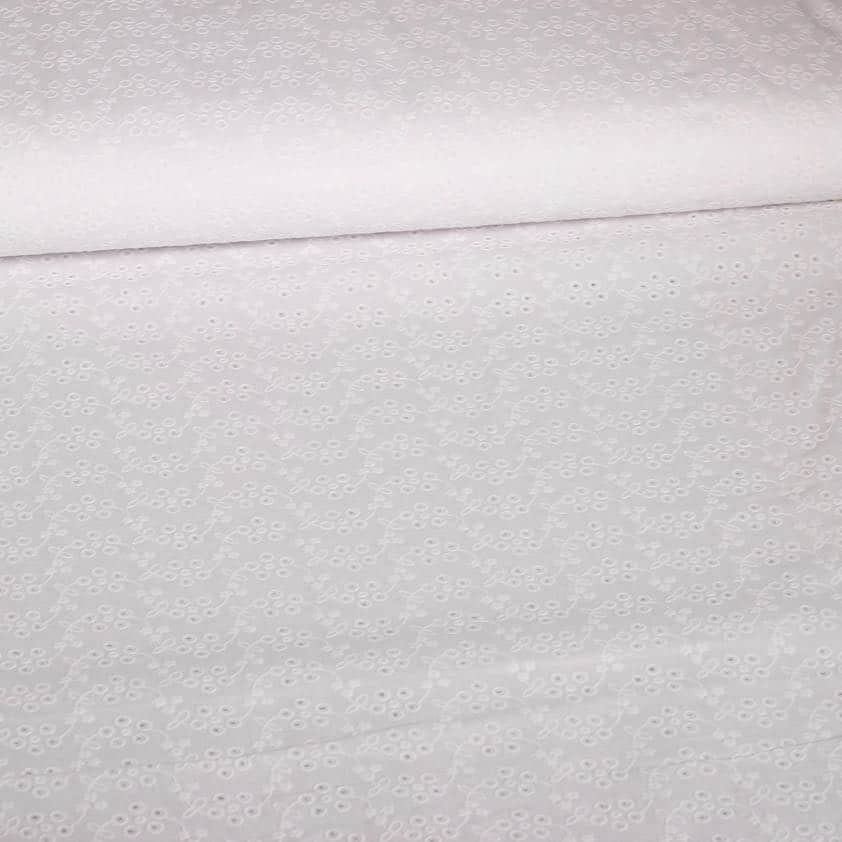 Swiss Broderie diamond wit