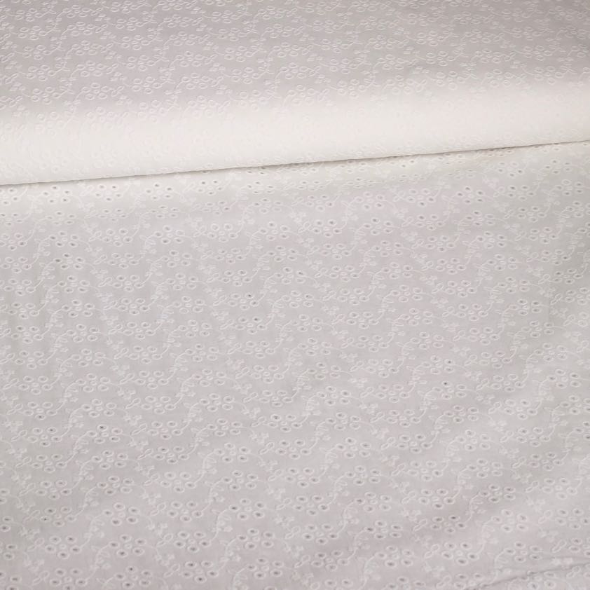 Swiss broderie stof off white ecru