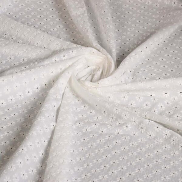 Broderie stof off white/ecru
