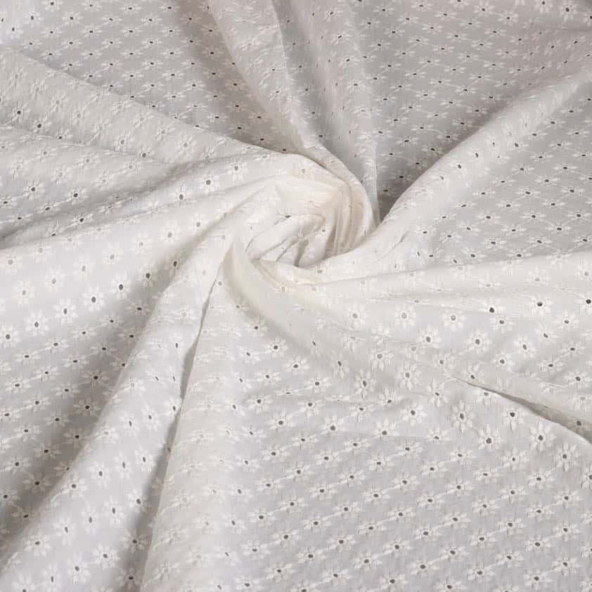 Broderie stof off white/ecru