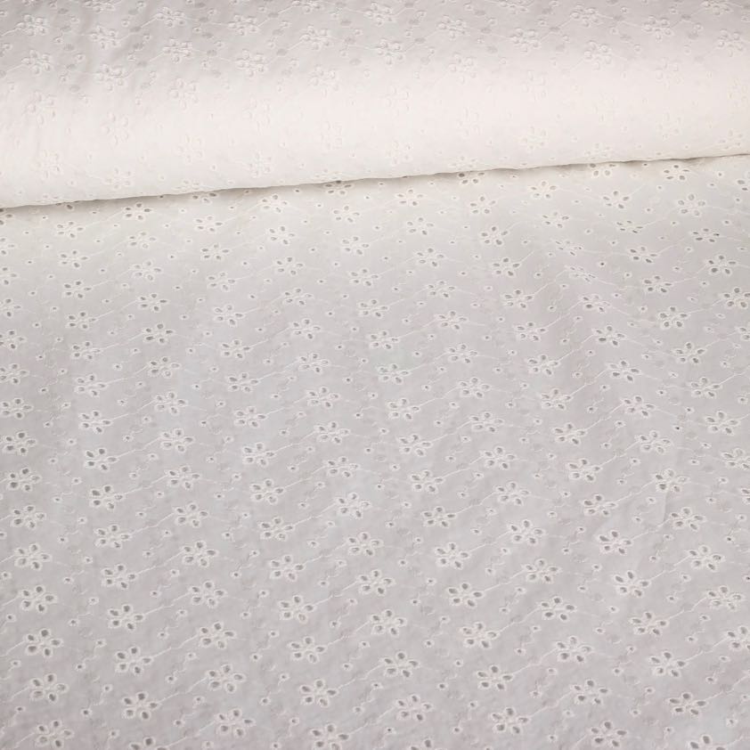 Broderie stof off white / ecru