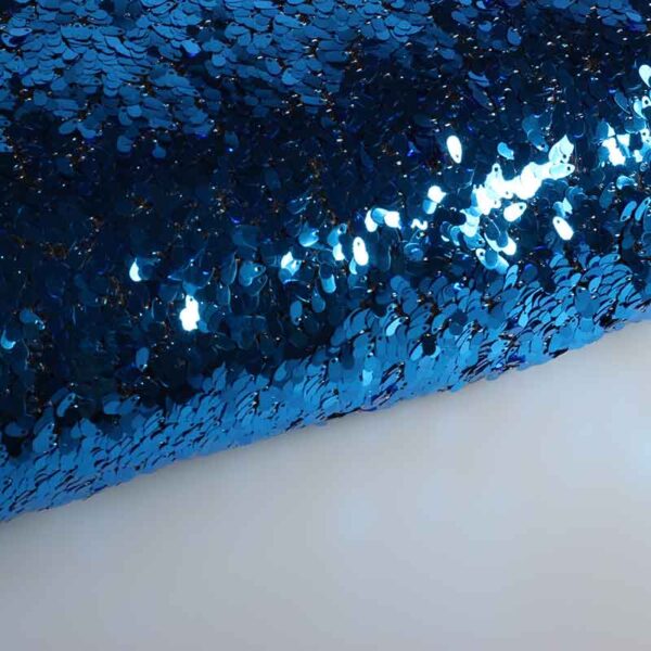 Mesh stof met druppels aqua